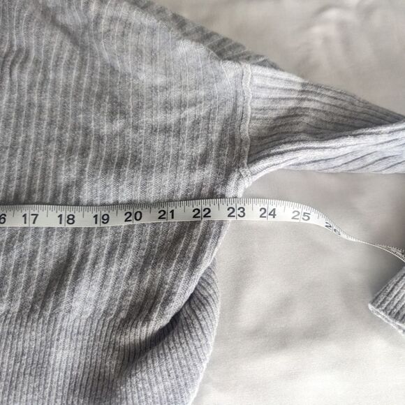 Aerie Offline Cropped Gray Sweater - Picture 6 of 7